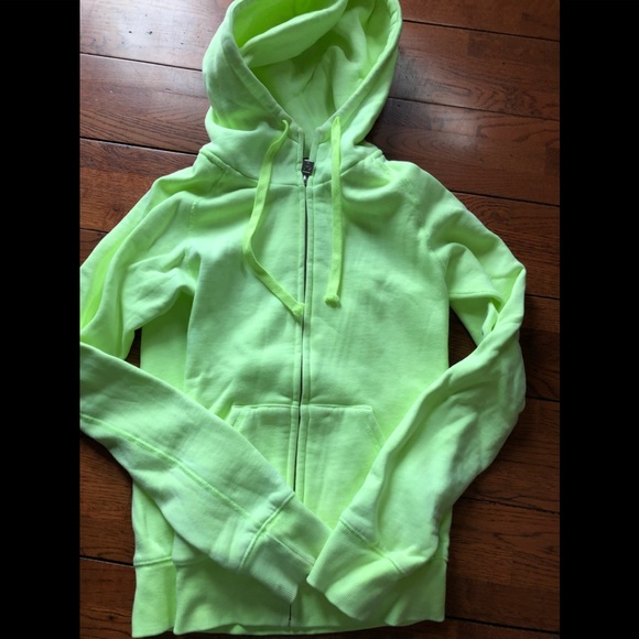 Aritzia Tops - TNA zip hoody